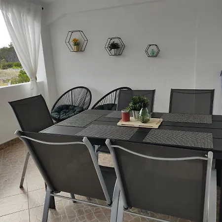 Halkic Apartman Vir