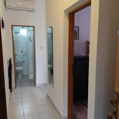 Halkic Apartman *