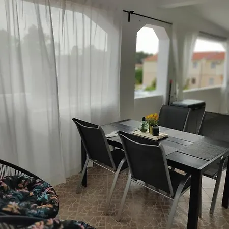 Halkic Apartman *